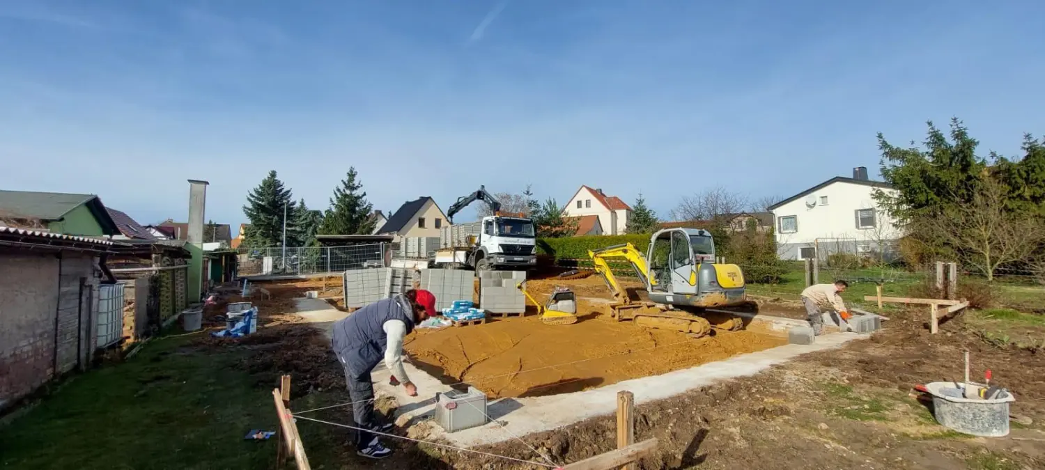 Erd- und Tiefbauarbeiten auf der Baustelle